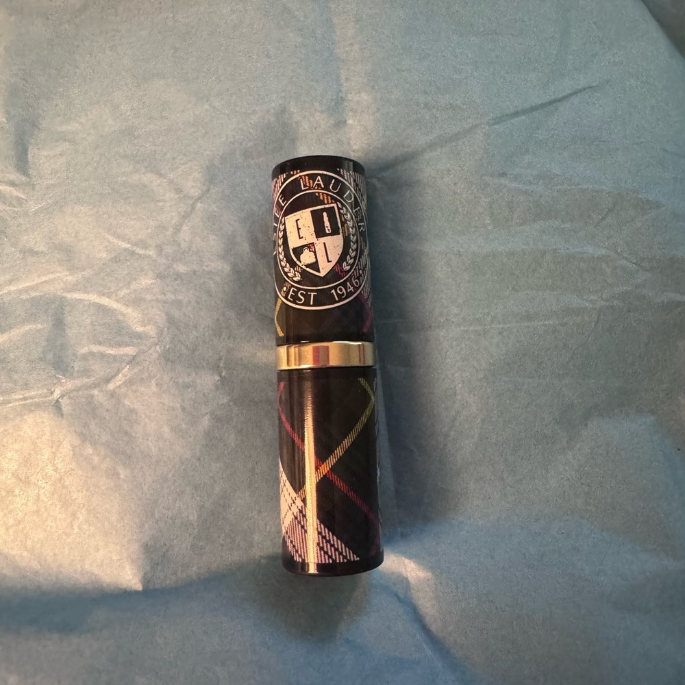 NEW Estée Lauder Limited Edition lipstick - Picture 2 of 4